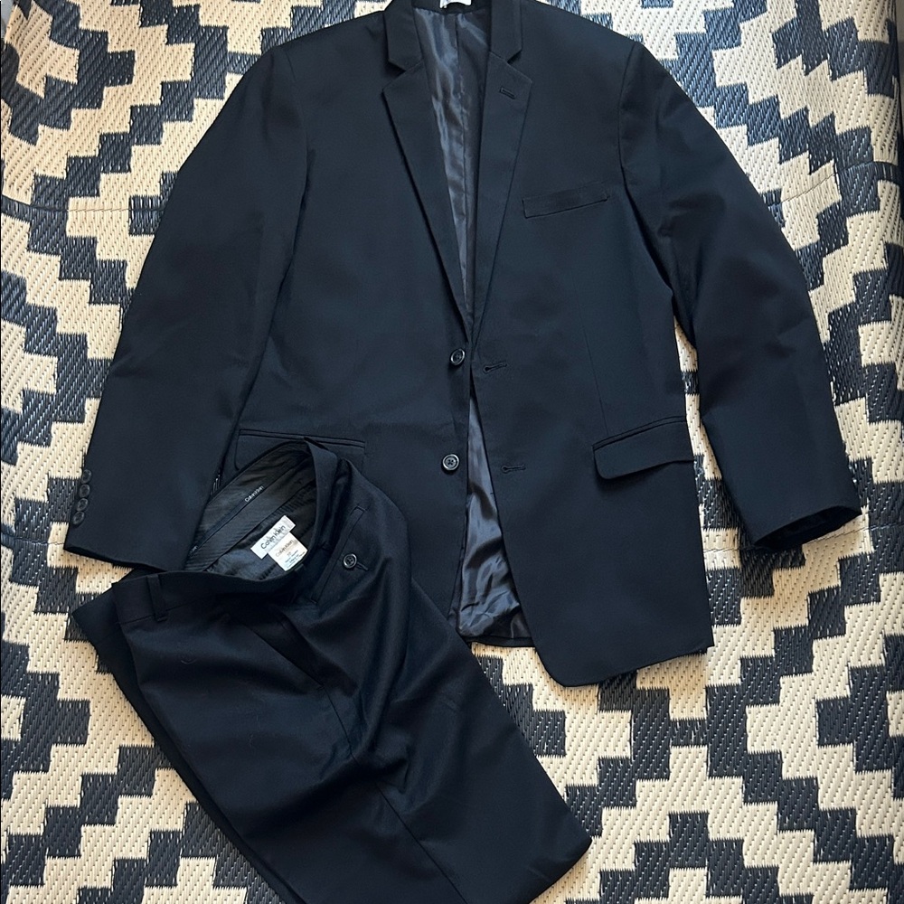 Calvin Klein Youth Sz 20/2 Pc/3 Button Single Breasted, Classic Black Suit
